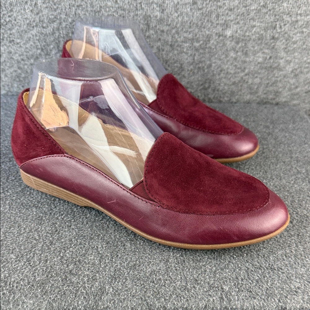 Dansko Glazed Kid Leather and Suede Slip On Comfort Shoes in Wine EU 36